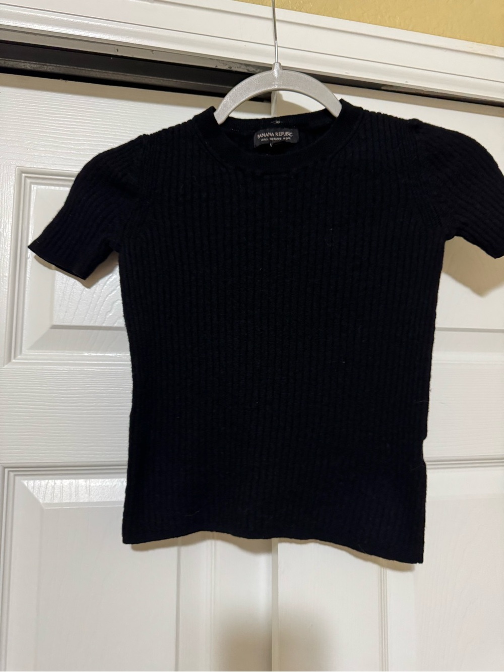 Banana Republic wonen’s merino wool sweater